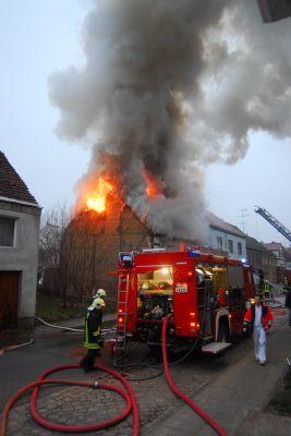 Foto des Albums: Altes Fachwerkhaus niedergebrannt (18.12.2007)