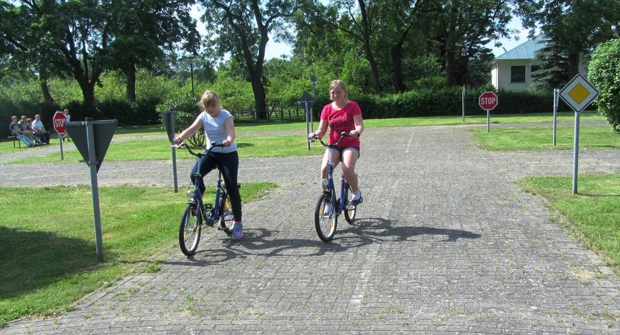 Schule am Neuen Teich Lübz Verkehrserziehung in Klasse 4