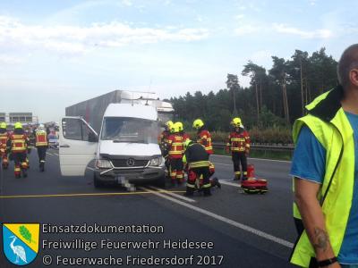 Vorschaubild: Einsatz 66/2017 | VU Transporter gegen LKW | BAB 12 AS Friedersdorf - AD Spreeau