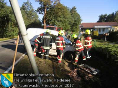 Vorschaubild: Einsatz 120/2017 | Transporter gegen Stein | L39 OV Friedersdorf - Wenzlow