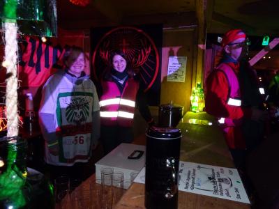 Foto des Albums: Silvester-Open-Air auf dem Burghof-Gelände mit grandiosem Höhenfeuerwerk
