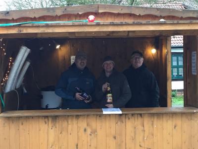 Foto des Albums: Silvester-Open-Air auf dem Burghof-Gelände mit grandiosem Höhenfeuerwerk