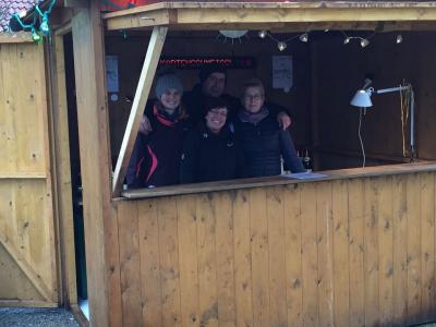 Foto des Albums: Silvester-Open-Air auf dem Burghof-Gelände mit grandiosem Höhenfeuerwerk
