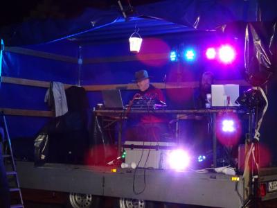 Foto des Albums: Silvester-Open-Air auf dem Burghof-Gelände mit grandiosem Höhenfeuerwerk