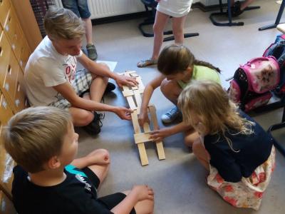 Foto des Albums: Brücken bauen in Klasse 2G (09.05.2018)