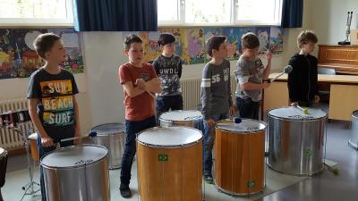 Foto des Albums: Trommeln für den "Jungen mit der Deutschlandfahne"