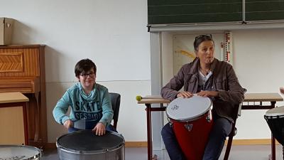 Foto des Albums: Trommeln für den "Jungen mit der Deutschlandfahne"