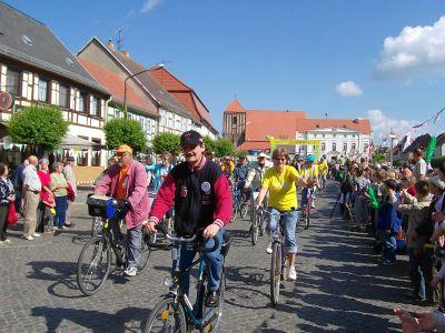 Foto des Albums: Etappenstart der Tour de Prignitz in Wusterhausen (20.05.2008)