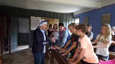 Foto des Albums: Schullandheimaufenthalt der Klasse 4a im Schullandheim Thüringer Hütte