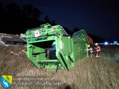 Vorschaubild: Einsatz 61/2018 | VU LKW in Graben | BAB 12 AS Friedersdorf - AS Storkow | 21.07.2018