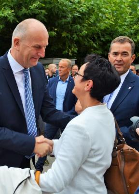 ... den Ministerpr&auml;sidenten des Landes Brandenburg, Dietmar Woidke. 