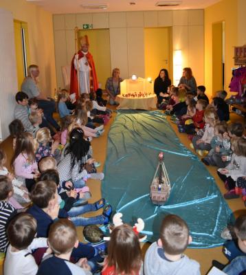 Foto des Albums: Der Nikolaus besucht uns
