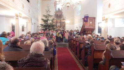 Foto des Albums: Schülerversammlung in der Kirche Oberottendorf