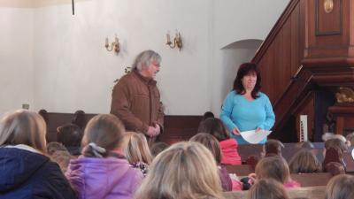Foto des Albums: Schülerversammlung in der Kirche Oberottendorf