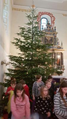Foto des Albums: Schülerversammlung in der Kirche Oberottendorf