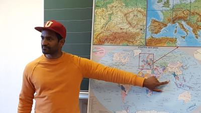 Foto des Albums: Dr. Umes zu Besuch an der Grundschule Hollstadt-Wollbach