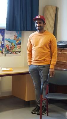 Foto des Albums: Dr. Umes zu Besuch an der Grundschule Hollstadt-Wollbach