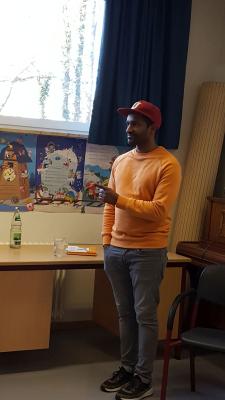 Foto des Albums: Dr. Umes zu Besuch an der Grundschule Hollstadt-Wollbach