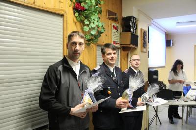 Die Kameraden Michael Breitenfeld, Dirk Giese und Matthias Schicht erhielten das Brandschutzehrenzeichen in Silber f&uuml;r 25 Jahre Mitgliedschaft  (Bild vergr&ouml;&szlig;ern)