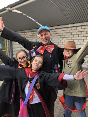 Unser Hausmeister feiert auch mit! 