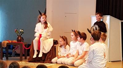 Foto des Albums: Theateraufführung „Der Wolf und die sieben Geißlein“