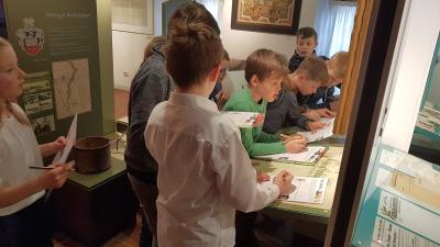 Foto des Albums: Schülerkonzert und Museumsbesuch der 3. und 4. Klassen