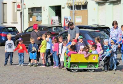 Foto des Albums: Maibaumaufstellung auf dem Großen Markt in Perleberg (26. 04. 2019)