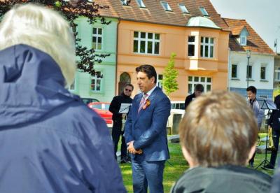 Herr Pogosjan, der Vertreter der russischen Delegation, hat zu diesem Tag ebenfalls eine Rede vorbereitet.  