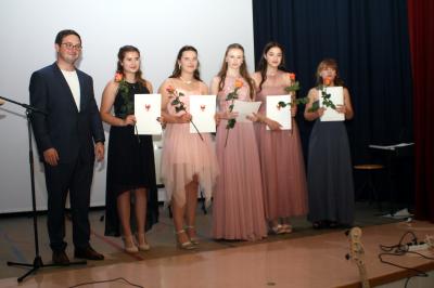 Foto des Albums: Abschlussfeier Klasse 10 2019 (13. 06. 2019)
