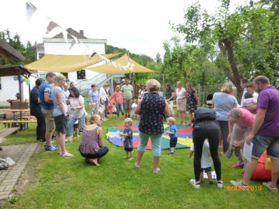 Foto des Albums: Beim Sommerfest auf der Wiese... 2019 in der KiM