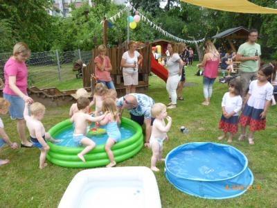 Foto des Albums: Beim Sommerfest auf der Wiese... 2019 in der KiM