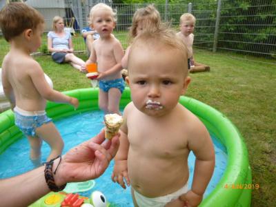 Foto des Albums: Beim Sommerfest auf der Wiese... 2019 in der KiM