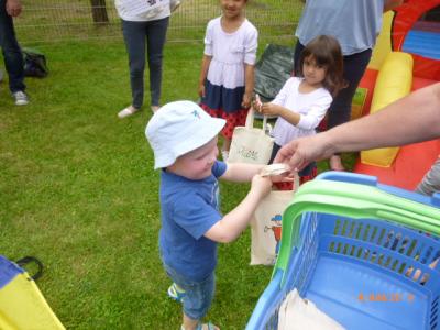 Foto des Albums: Beim Sommerfest auf der Wiese... 2019 in der KiM