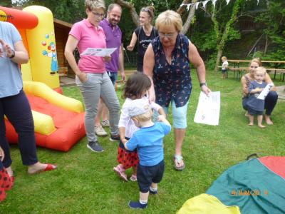 Foto des Albums: Beim Sommerfest auf der Wiese... 2019 in der KiM