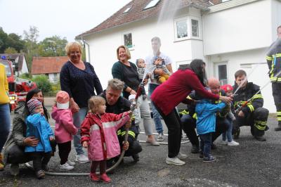 Foto des Albums: Tatü, tata, die Feuerwehr ist da...