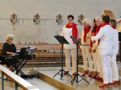 Foto des Albums: Marienkonzert 2019 der Frohsinn-Singers in der Pfarrkirche St. Martin in Helmstadt (13.10.2019)
