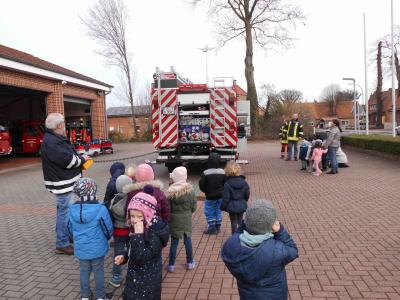Foto des Albums: Besuch bei der Feuerwehr Holte