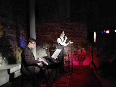 Foto des Albums: Christian Felski und  Timo Kreis mit ihrem aktuellen Bodo Wartke-Programm