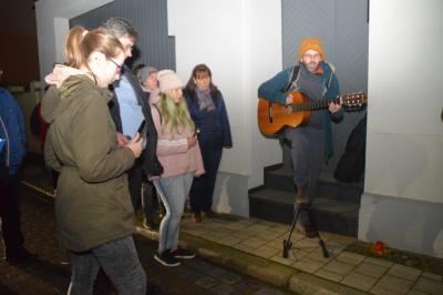 Foto des Albums: Aktion "Putzen der Stolpersteine" (09. 11. 2019)