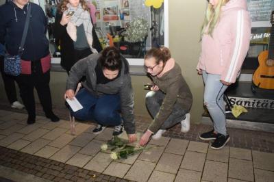 Foto des Albums: Aktion "Putzen der Stolpersteine" (09. 11. 2019)