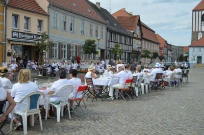 Foto des Albums: Kulturverein: Dinner in Weiß (11.08.2019)