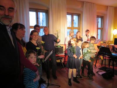 Foto des Albums: "Winterkonzert" im Gemeindehaus mit Instrumentalisten und musikalischem Nachwuchs der Kirchengemeinde unter Leitung von O.-B. Glüer