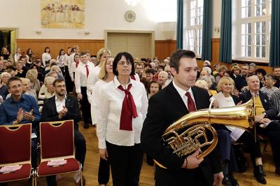 Einzug der Musiker 6  (Bild vergr&ouml;&szlig;ern)