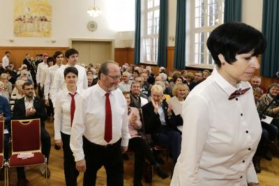 Einzug der Musiker 3  (Bild vergr&ouml;&szlig;ern)