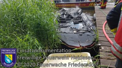 Vorschaubild: Einsatz 46/2020 | Sportboot in Vollbrand | Dolgenbrodt Fährwinkel