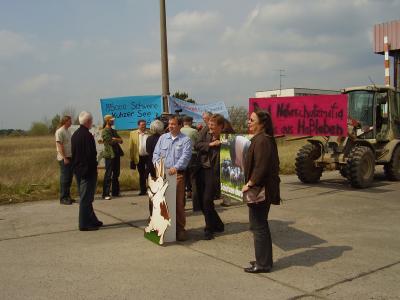 Foto des Albums: Naturschützer der Interessengruppe Pro Schwein (27.04.2008)