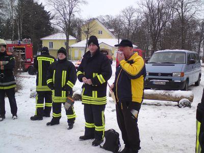 Foto des Albums: Eisrettungsausbildung der Feuerwehr vom 10.01.2009 (22.01.2009)