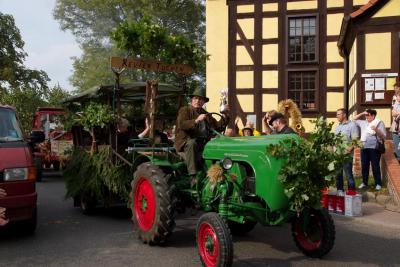 Alle Teilnehmer werden begr&uuml;&szlig;t (2014) 
