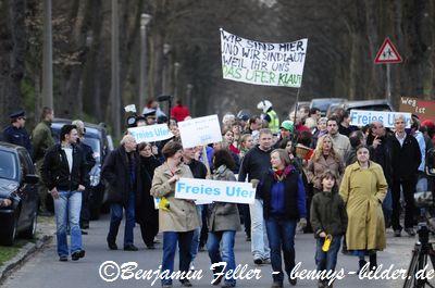 Foto des Albums: Demonstration für den Freien Uferweg in Groß Glienicke (12.04.2010)