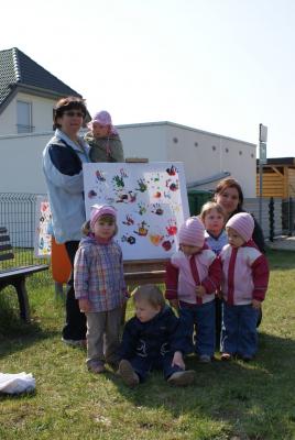Foto des Albums: Kinderhände - Malwettbewerb bei der TickTack-Kindertagesbetreuung (25.04.2010)